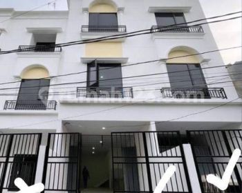 Dijual 2 unit ruko Baru di Komplek Wijaya Kusuma Jelambar