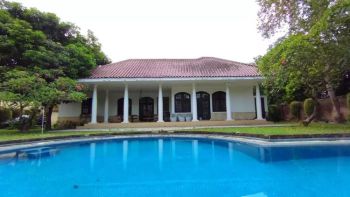 Rumah dekat UGM bonus Coffee Shop