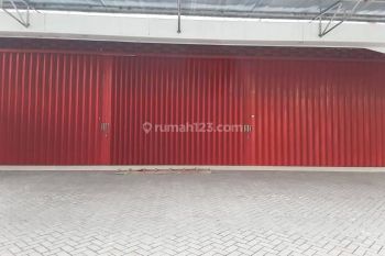 Tempat Usaha bisa untuk bank resto atau Showroom di Jl. Pucang Anom Timur