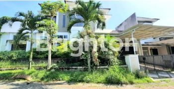 Rumah Bagus 2 Lantai di Villa Puncak Tidar, Malang