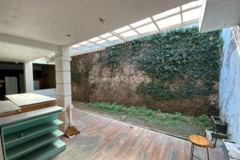 For Sale, Ruang Usaha cantik siap pakai di Sayap Dago