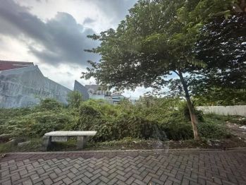 Tenggilis timur dalam komplek perumahan