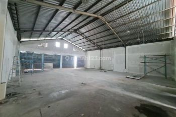 Disewakan Gudang di Rungkut 350m² Siap Pakai