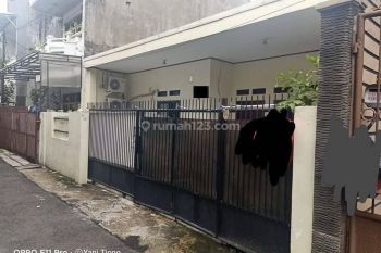 Rumah Lokasi Strategis bebas banjir Tanjung Duren(TD119)