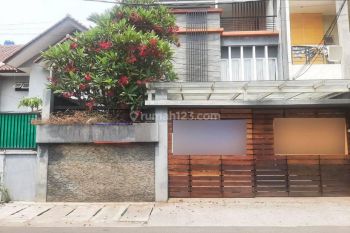 Rumah Bagus Di jalan Gede Bebas Banjir Duri Kepa(DK237)