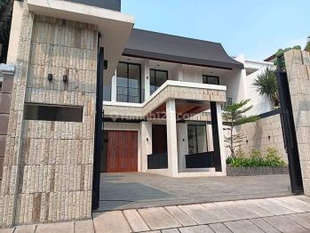 Rumah Modern tropis  Minimalis Dua Lantai Bebas Banjir Kemang Jakarta Selatan