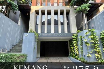 Rumah 3 Lantai Semi Furnished di Jl Arco Raya, Cipete