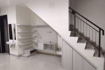 Rumah 2 Lantai, Semi Furnish Siap Huni Harga Murah, Lokasi Strategis di Green