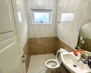 Disewakan siap huni rumah siap huni bersih di kota wisata