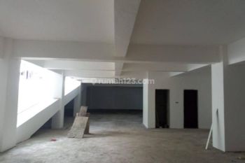 Menjual Gedung Baru Nan Bergaya Dengan Fasilitas Super Premium