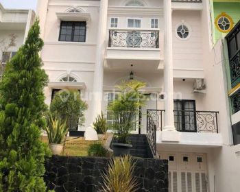 Rumah Minimalis Murah 2 Lantai Lokasi Strategis Nyaman Asri Tenang. Komplek Pdk