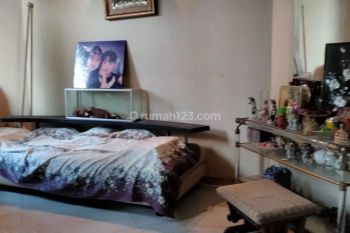 Dijual Rumah Mewah di Jl. Kembangan Permai Iv