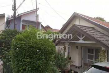 Rumah Jadul terawat baik di Dago