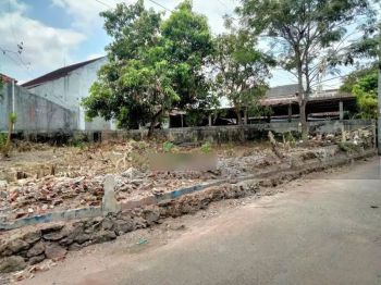 Tanah Jalan Kaliurang UGM Jogja Pasar Colombo di Ngaglik Sleman Yogyak