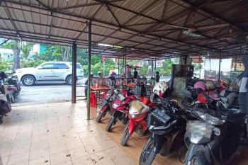 Tanah Dengan Bangunan Tidak Terawat di Pusat Kota Bekasi