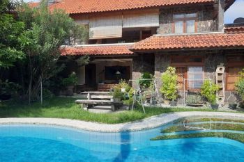 Villa Central Petitenget Kerobokan Seminyak Badung Bali