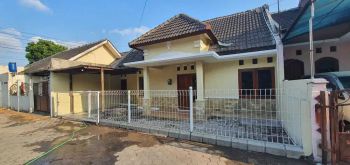 Hunian Dalam Perumahan Di Kronggahan