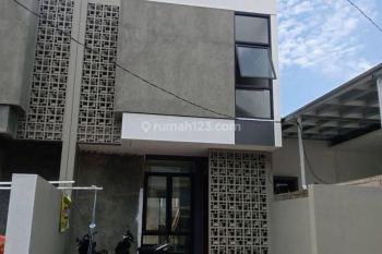 Rumah 2 Lantai Arcamanik Cisaranten Bandung