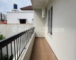 thumbnail-disewakan-rumah-kemang-selatan-modern-unit-13