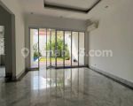 thumbnail-disewakan-rumah-kemang-selatan-modern-unit-3