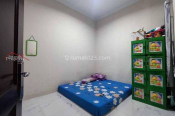Rumah Full Furnished Harga Murah Dekat Gerbang Tol di Pancoran Mas Depok