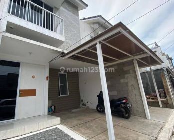 Disewakan rumah 2 lantai ada ac di palem talaga bestari tangerang