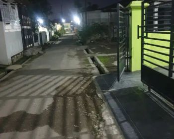 Di jual rumah 2 lantai dan bergarasi