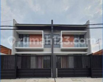 Rumah Siap Huni di Kenjeran Indah