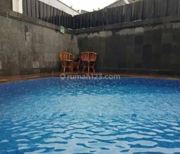 Rumah Modern Privat Pool di Dalam Perumahan Puri Langgeng Gunungkidul. Strategis