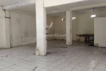 Rumah serba guna ngeblong di Kopo permai