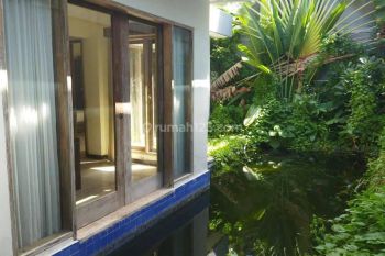 Dijual villa kompleks kondisi baik di Sanur Bali