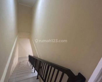 Ruko Di Green Lake City, Fresh Market, Jakarta Barat.