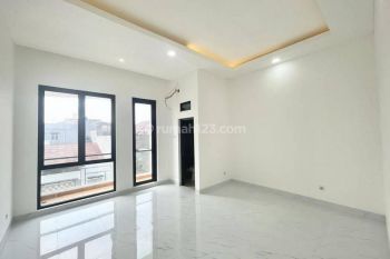 Chandra Rumah Baru Kokoh Uk 5x15m Jalan 3 Mobil di Komplek Kavling Polri