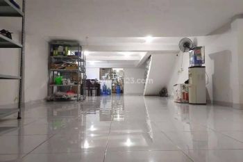 Rumah bagus siap huni di taman cosmos taman ratu(TR14A)