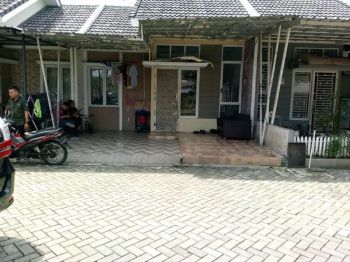 Over kredit murah rumah cluster dkt lippo dan sumarecon Tangerang