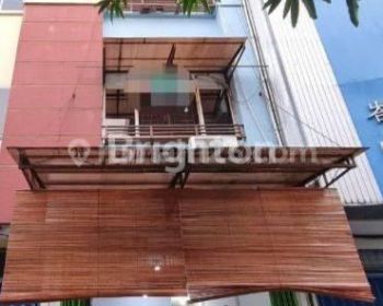 RUKO JELAMBAR 3.5 LANTAI DEPAN SEKOLAHAN