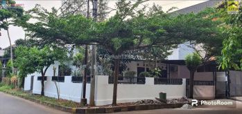 Rumah Hook Luas Asri Dalam Cluster di Cikunir