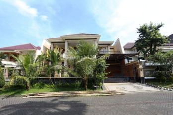 Rumah Mewah 2 Lantai Istana Dieng Malang