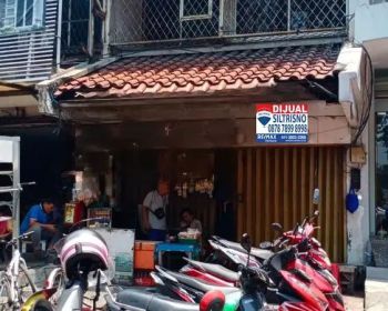 Ruko Kelapa Gading di Jl. Boulevard Raya Kelapa Gading – Jakarta Utara