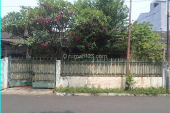 Rumah Bagus Furnished SHM di Jl. Perumahan Taman Kota Jakarta Barat, Jakarta