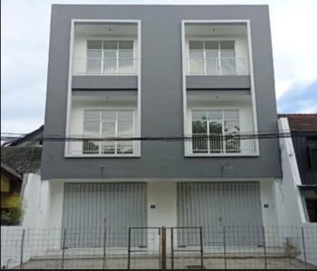 : Ruko 3 Lantai Lokasi Strategis Siap Pakai Di 0 Jalan Raya Klampis