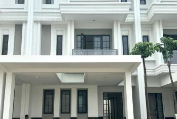 Rumah baru sutera winona disewakan