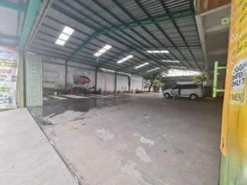 Gudang strategis akses kontainer di jalan brigjen katamso mojosongo