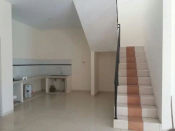 Dijual cepat murah rumah 2 lantai di belakang RS Hermina