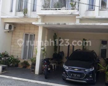 Rumah Dalam Cluster Area Bintaro Sektor 3, Selangkah Ke Stasiun