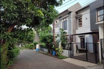 Rumah 2 lt di Bintaro sektor 3 lt 90 m2 lb 120 m2 ada 3+1 kt 2 +1 km, garden, 1