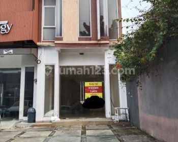 Ruko 2 lantai, di pinggir jalan raya