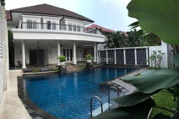 Rumah Mewah di Kemang Utara Jaksel ada pool nya