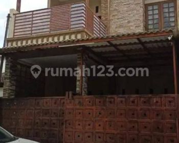 Rumah Cantik Dan Mewah 3 Lantai di Pondok Kelapa