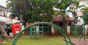 Rumah Tua hitung Tanah di Kawasan Elite Tebet Jakarta Selatan